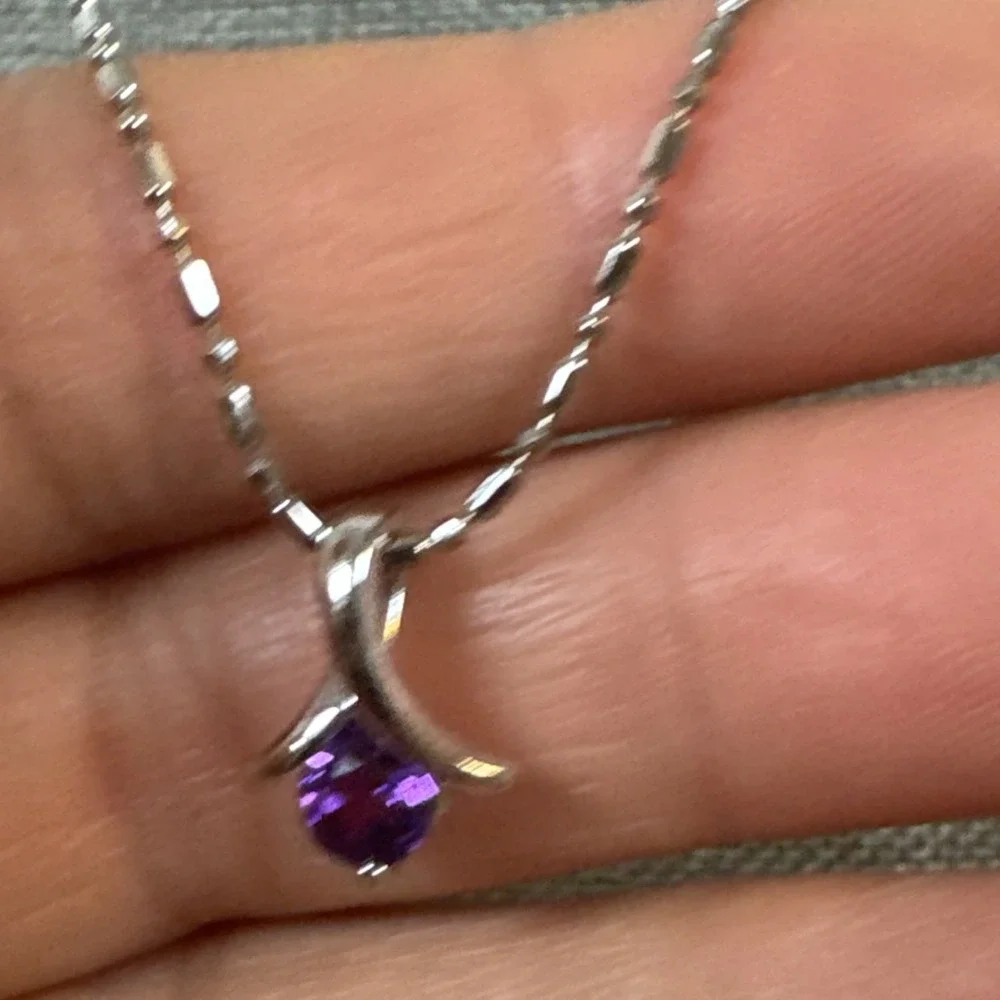 Round Amethyst Ribbon pendant necklace silver tone 19